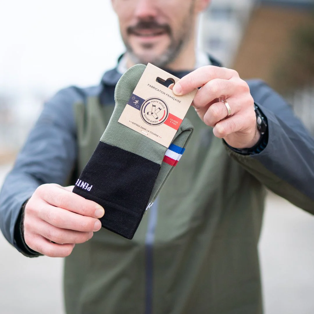 Chaussettes de running - La kaki et noir – Image 7